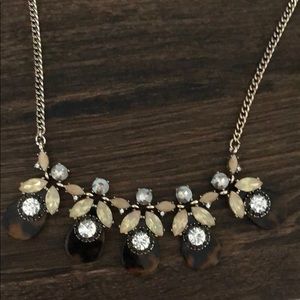 Loft jewel necklace